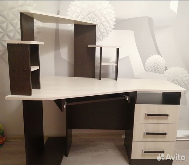 Угловой компьютерный стол новый