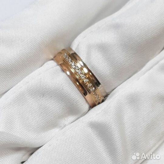 Золотое обручальное кольцо с камнем 16р