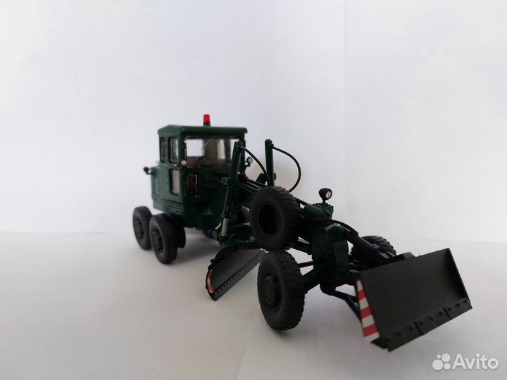 Грейдер Д-598