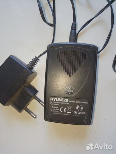 Зарядное для мезинчиковых батареек