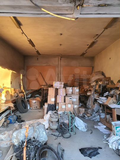 Гараж, > 30 м²