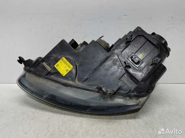 Фара правая Volkswagen Golf Jetta 5 ксенон оригина