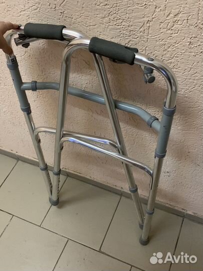 Ходунки для инвалидов