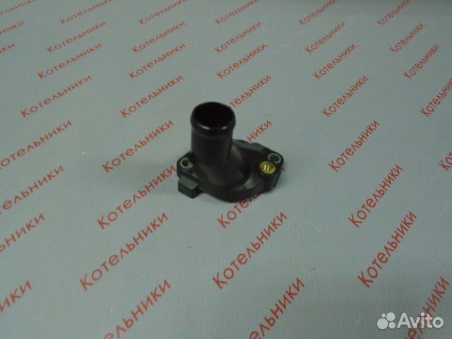 Nissan 13049-ED01A крышка термостата