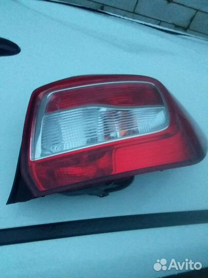 Renault logan 2 фонарь задний правый