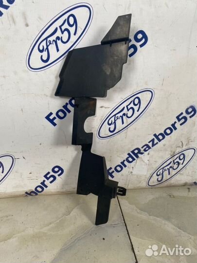 Дефлектор радиатора передний правый Mazda Mazda6