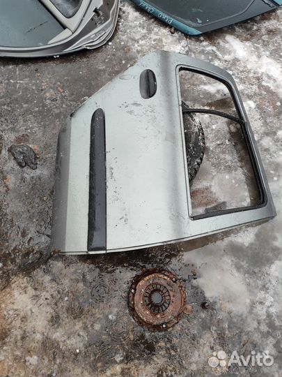 Задняя правая дверь Renault Clio 2