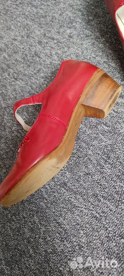 Туфли для танца красные и золотые