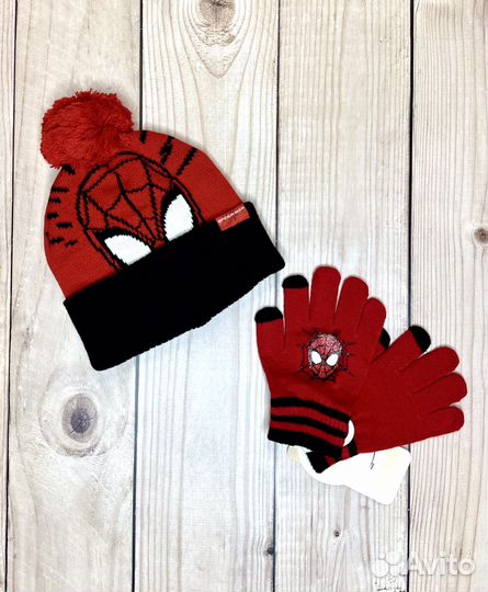Комплект шапка и перчатки человек паук 3—8 лет