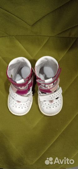 Сандалии для девочки