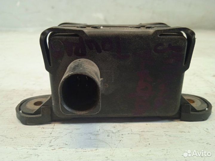 Датчик ускорения Volkswagen Touareg