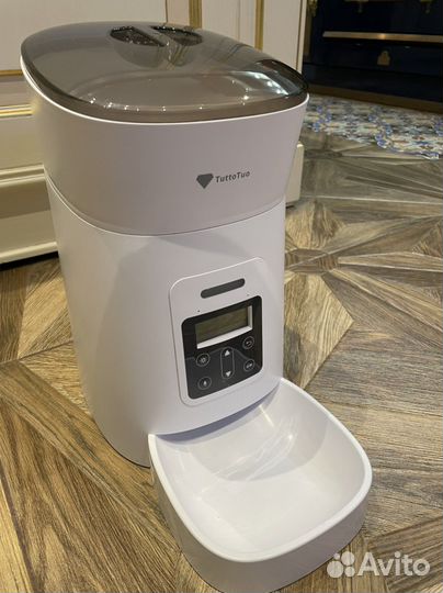 Автоматическая кормушка для собак и кошек TuttoTuo