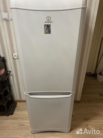 Холодильник бу indesit