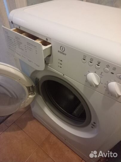 Стиральная машина-автомат бу, работает