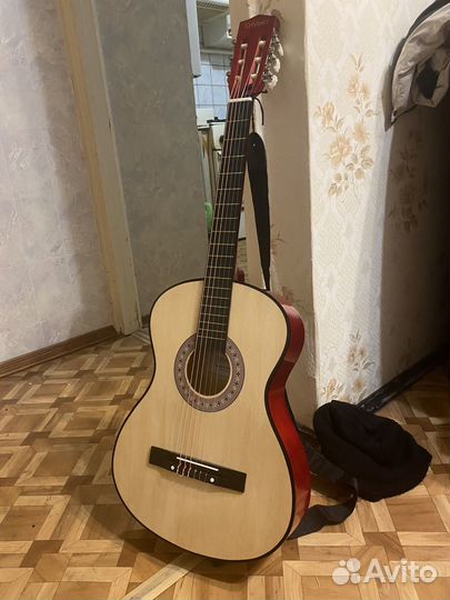 Акустическая гитара