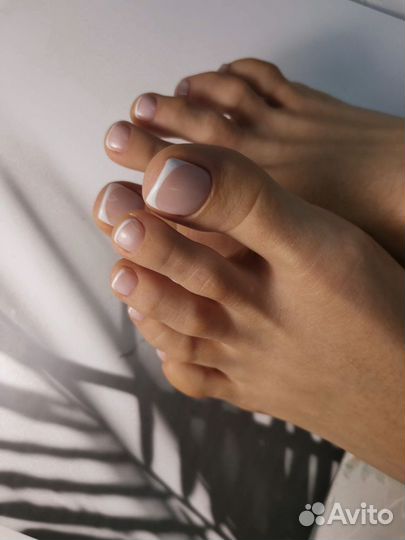 Маникюр и педикюр