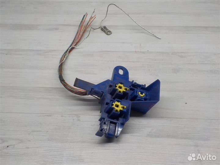 Блок предохранителей Toyota Land Cruiser 100 1998