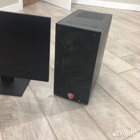 Системный блок и монитор