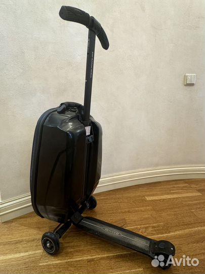 Продаю чемодан Micro трансформер(самокат)