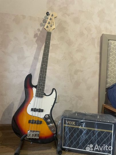 Бас-гитара Terris TJ + стойка