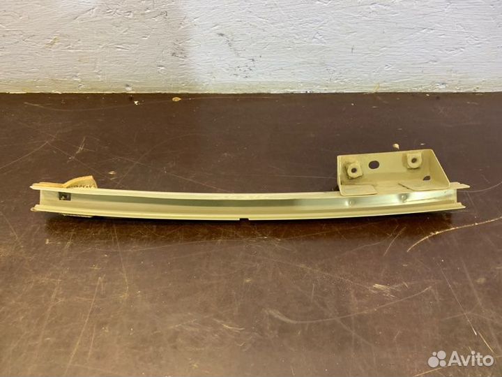 Направляющая стекла двери передняя правая Renault