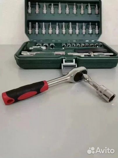 Набор инструментов в прочном кейсе