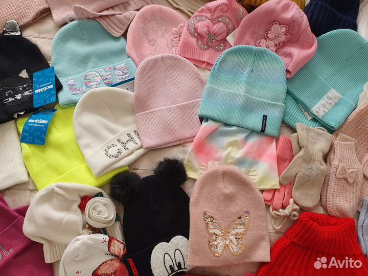 Шапки демисезонные и зима для девочки