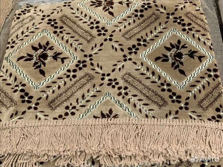 Покрывала на диван и кресла