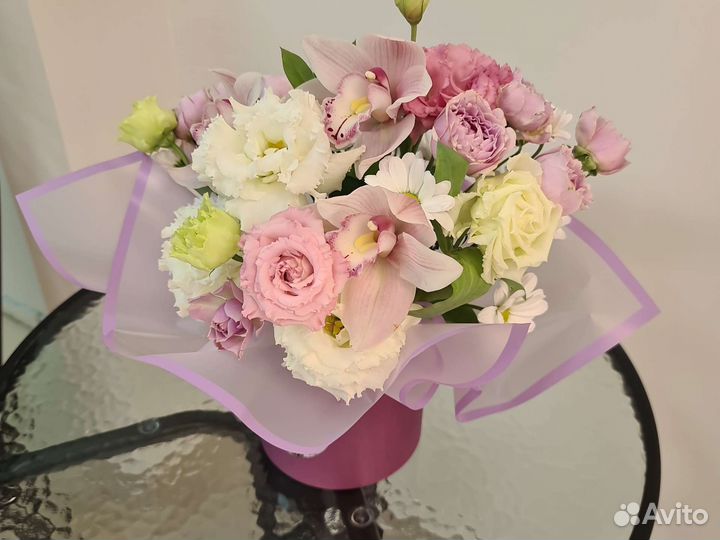 Цветы в шляпной коробке