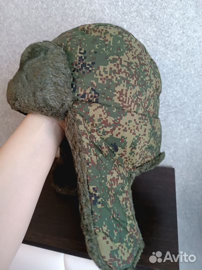 Шапки ушанки, варежки, ремень, погоны