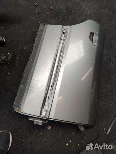 Дверь задняя правая Audi 100C4 в отличном состояни