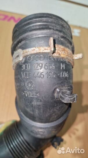 Патрубок воздушного фильтра Volkswagen Passat B6