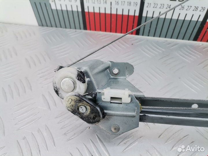 Стеклоподъемник для Opel Zafira B