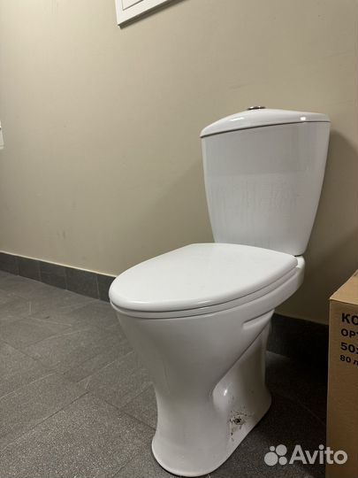 Унитаз с бачком