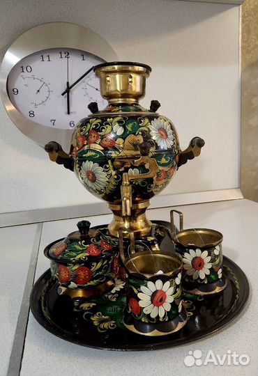 Самовар Хохлома,поднос, подстаканники и сахарница