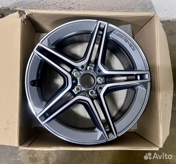 Новый оригинальный диск Mercedes S223 19R AMG