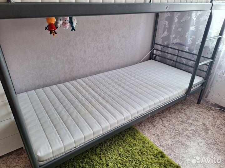 Двухъярусная кровать металлическая бу с матрасами