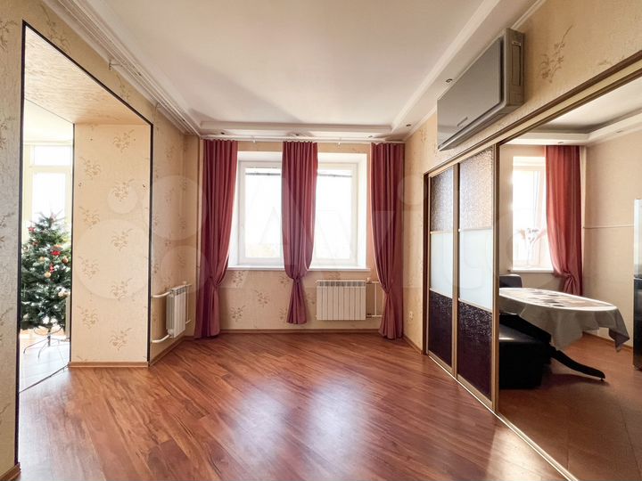 2-к. квартира, 67 м², 8/10 эт.