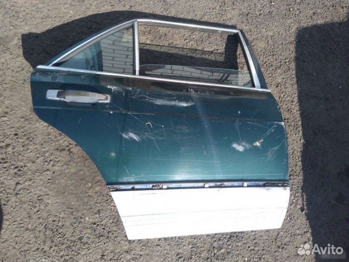 Дверь задняя правая Mercedes-Benz S-Class W126