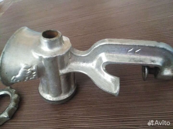 Вафельница мясорубка к праздникам обменяю