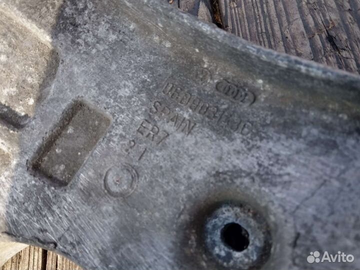 Кронштейн генератора ALT 2.0 Ауди А4 8Е Audi A4 8E