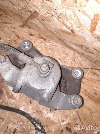 Суппорт передний правый Nissan Teana J32 VQ35DE