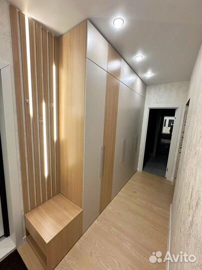 Шкаф распашной в прихожую