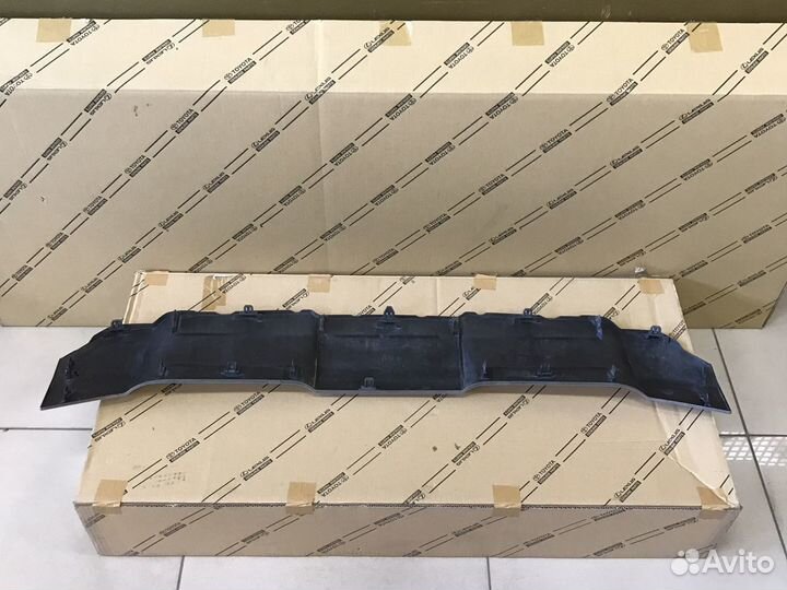 Нижняя накладка переднего бампера lexus Lx570/450