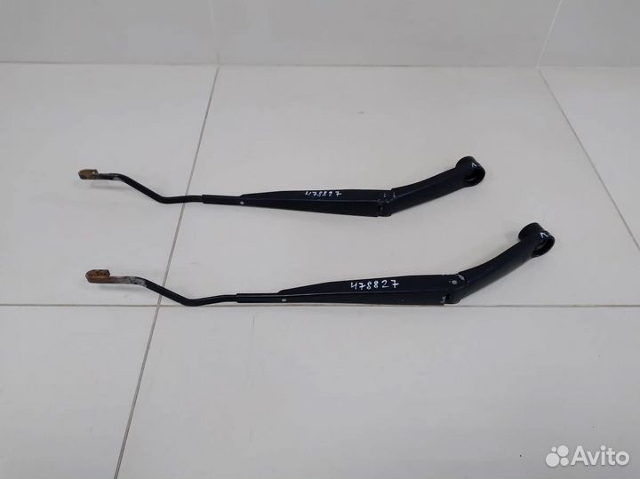 Поводок стеклоочистителя передний левый Hyundai So