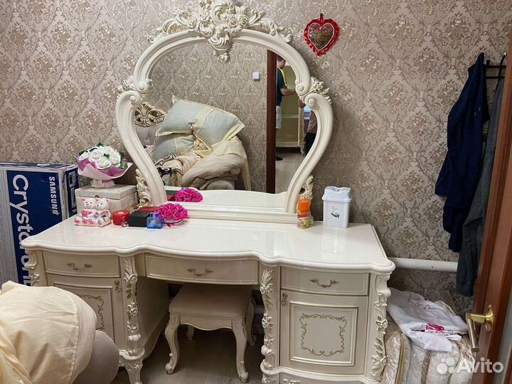 Продается спальный гарнитур, 4 месяца пользования