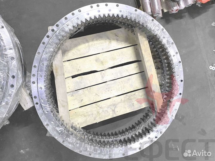 Опорно-поворотный круг Hyundai R300-7A 81N8-00022