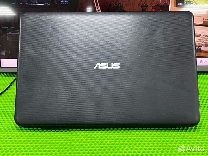 Ноутбук Asus 17.3