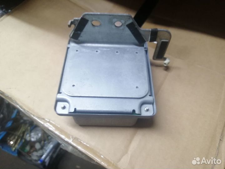 Блок управления дифференциалом Nissan Patrol Y62