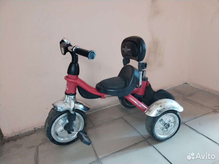Трехколесный велосипед